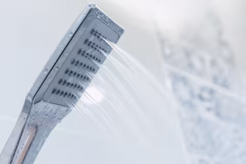 Dans la salle de bain, comment garder un miroir limpide et qui ne s’embue pas
